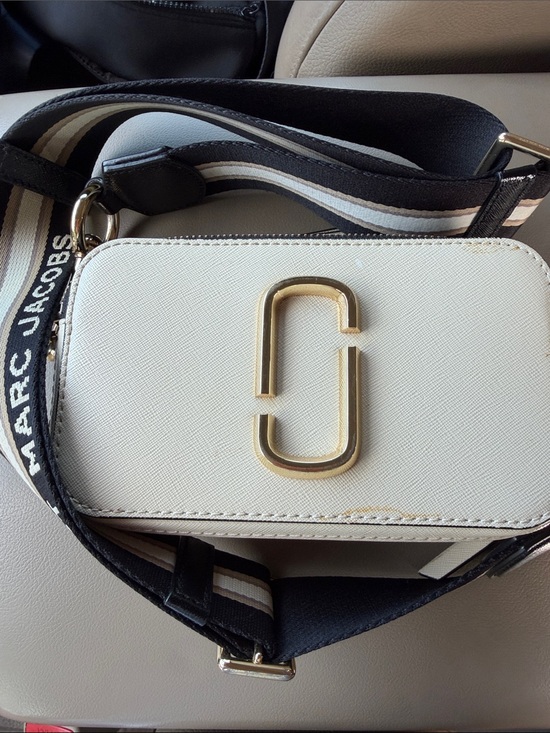 Marc Jacobs Handbags - Marc Jacobs White Saffiano Snapshot Crossbody with Gold Hardware